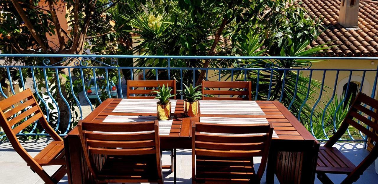 Beaux Appartements 3 Pieces Avec Espaces Exterieurs Et Parking - Proche Plage Hyeres Exterior photo