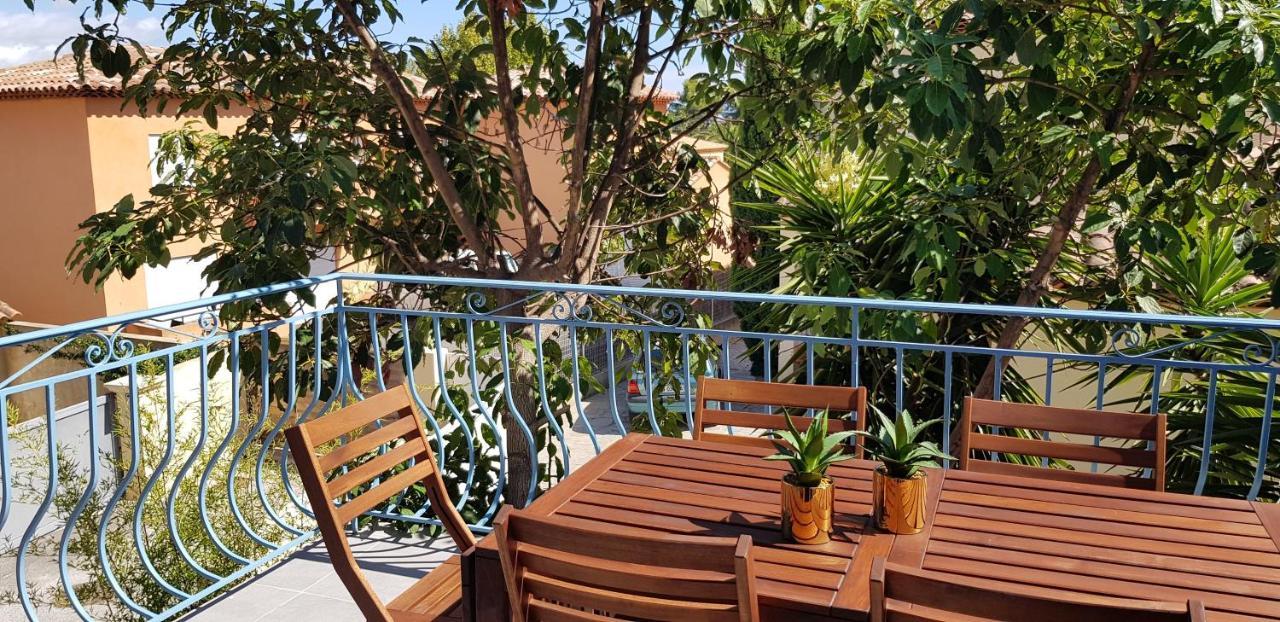 Beaux Appartements 3 Pieces Avec Espaces Exterieurs Et Parking - Proche Plage Hyeres Exterior photo
