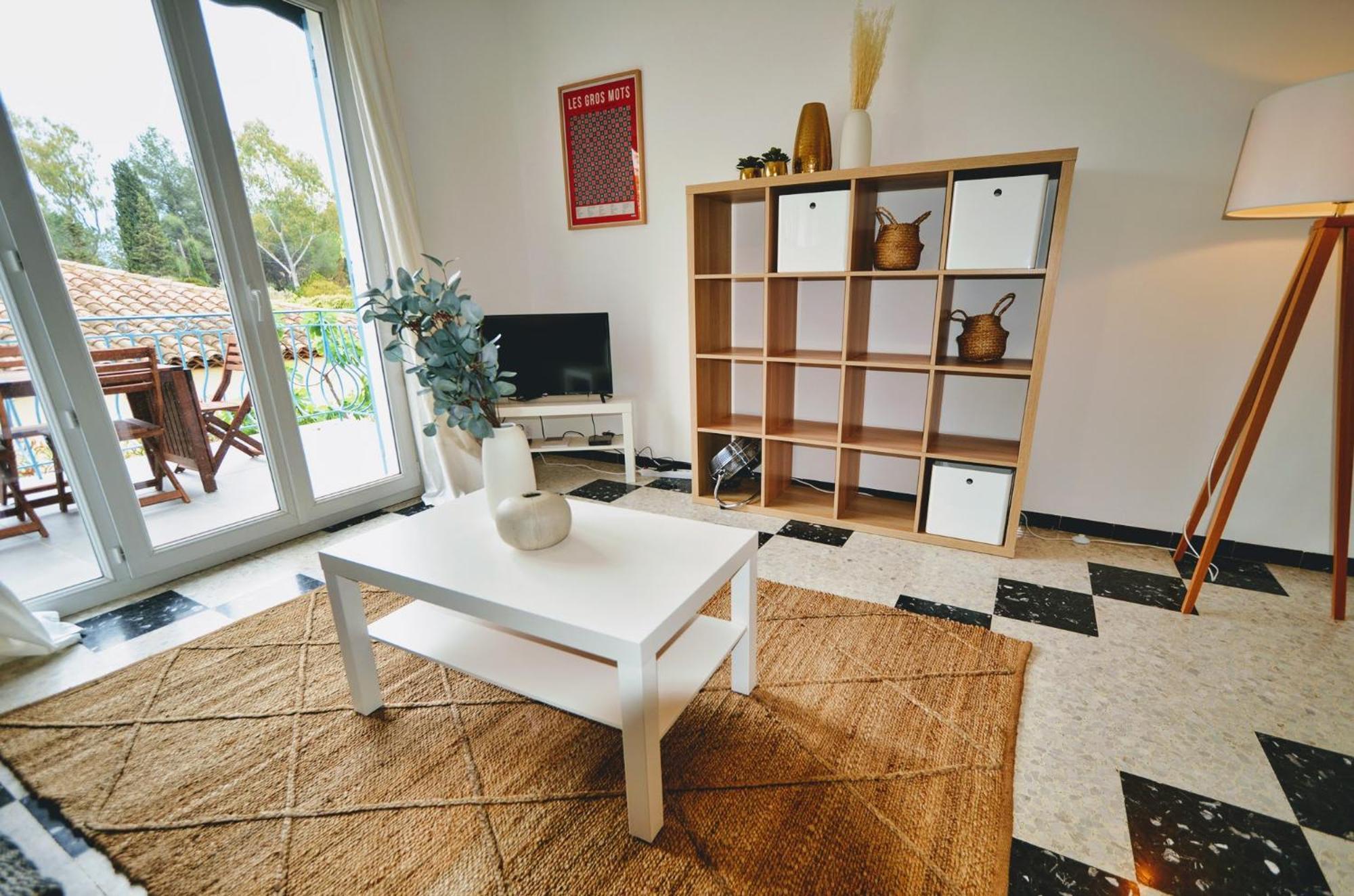 Beaux Appartements 3 Pieces Avec Espaces Exterieurs Et Parking - Proche Plage Hyeres Exterior photo